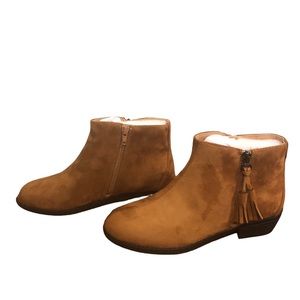 🆕 Faux Suede Leather Booties w/Tassel